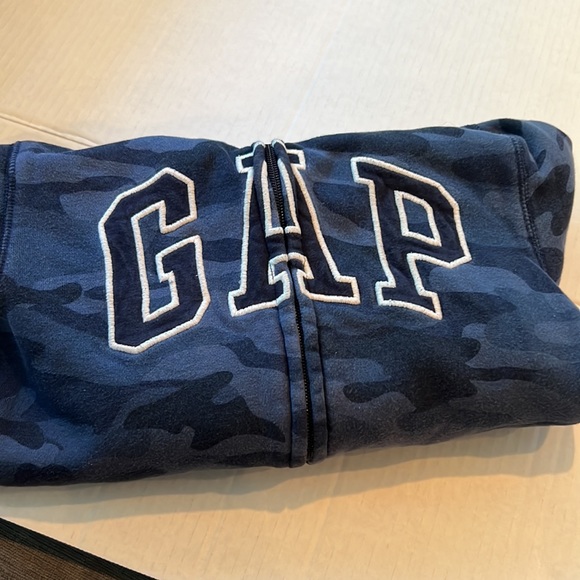 Gap - Picture 4 of 5